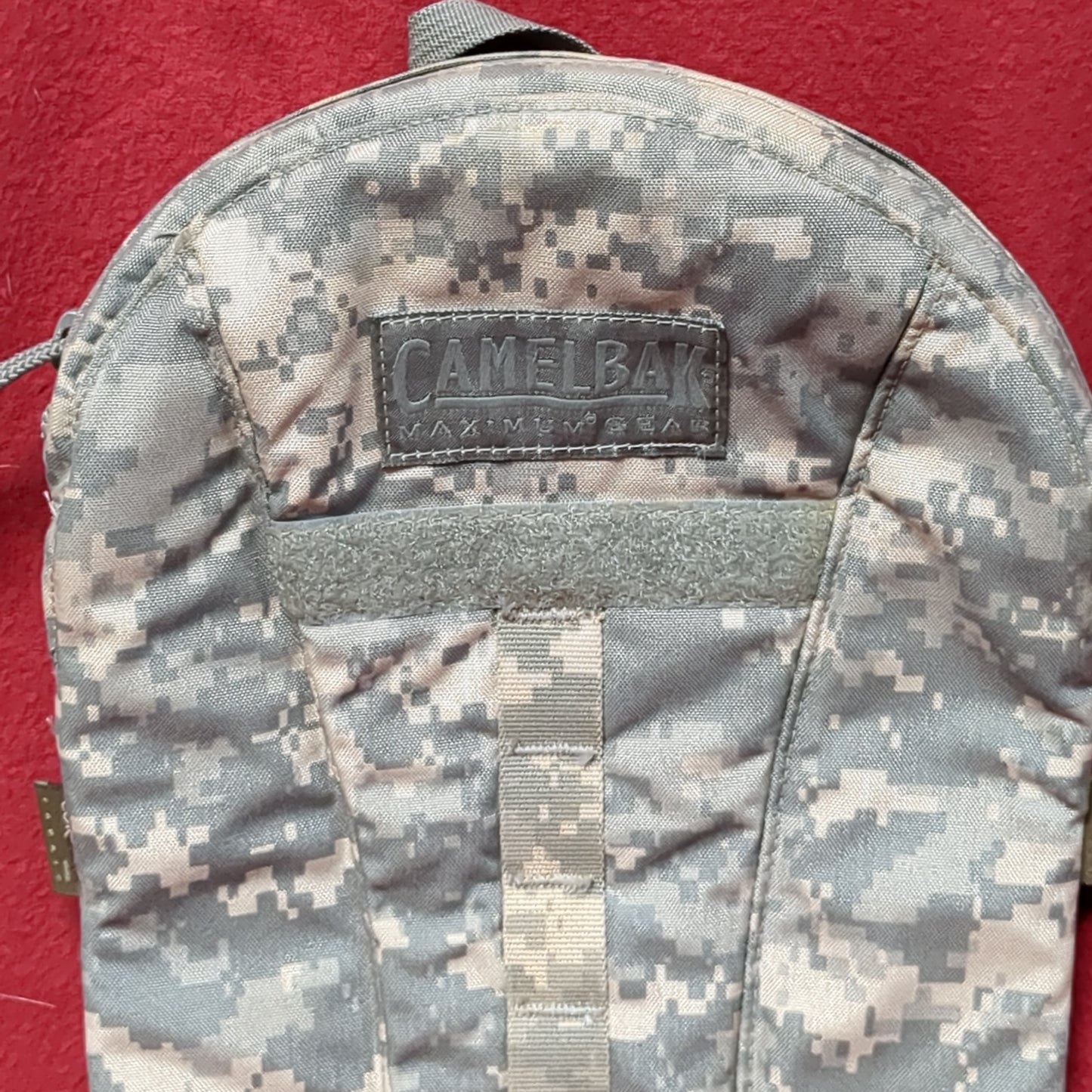 US Army ArmorBak CamelBak Hydration Carrier Only W/O Buckles ACU Pattern 100oz Good Condition (db01-JUN166)