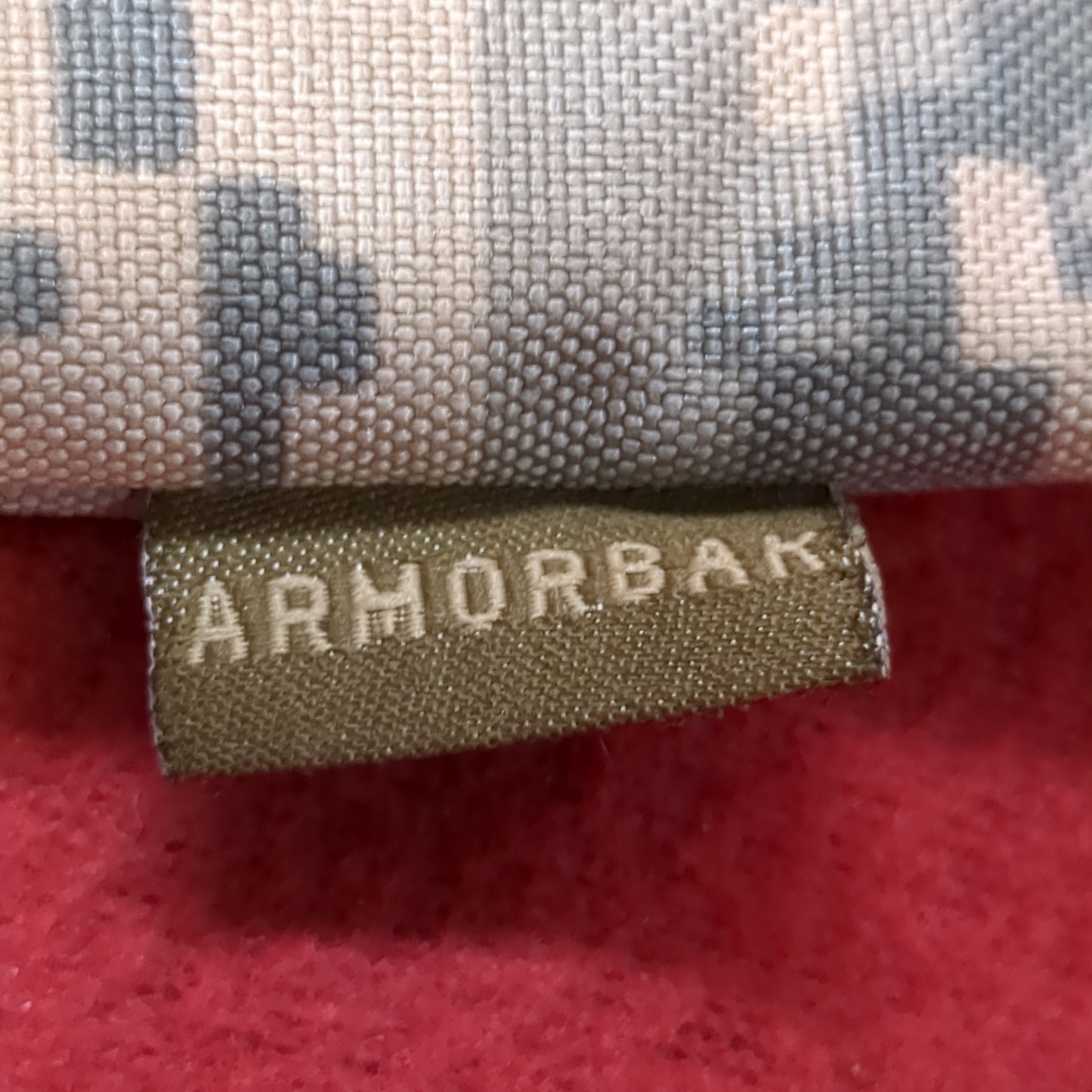 US Army ArmorBak CamelBak Hydration Carrier Only W/O Buckles ACU Pattern 100oz Good Condition (db01-JUN166)