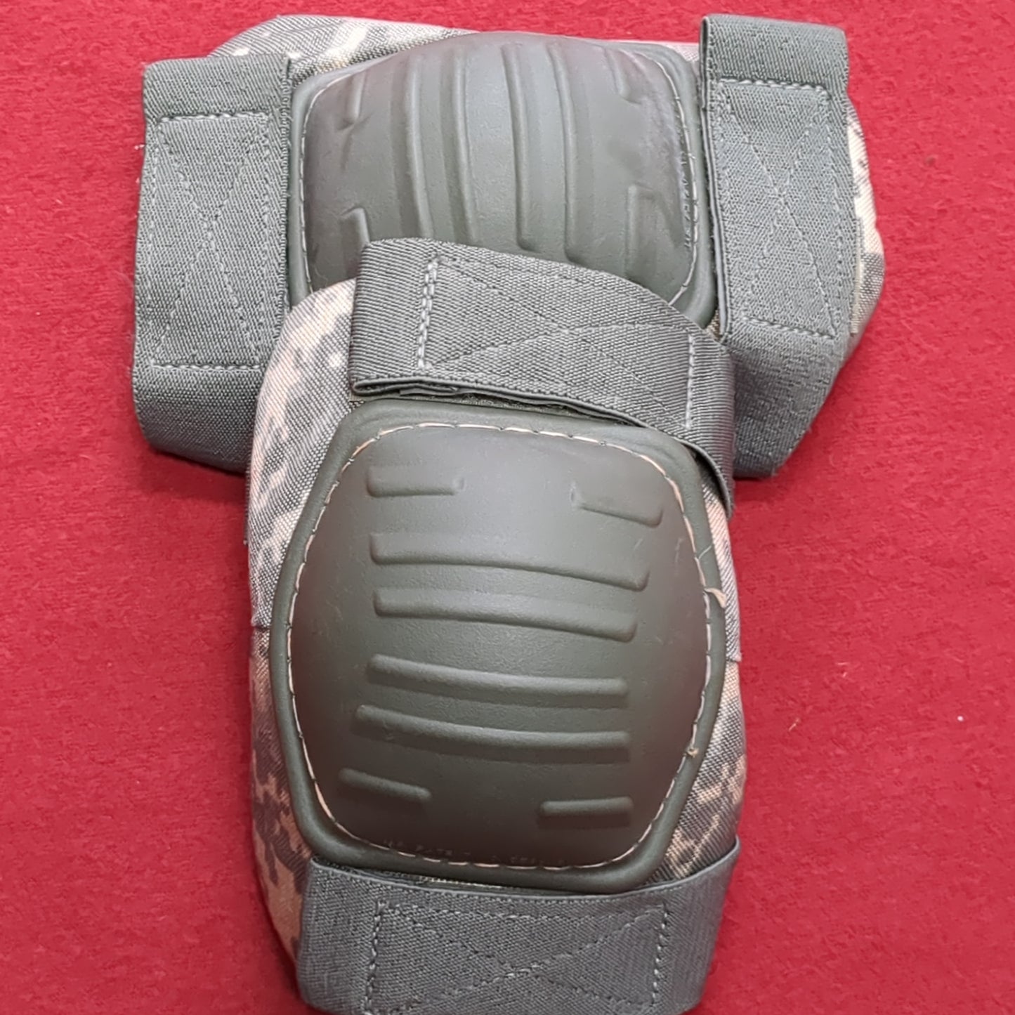 SET of US Army Elbow Pads Ripple ACU UCP Digital Camouflage Excellent Condition (da12-JUL191)