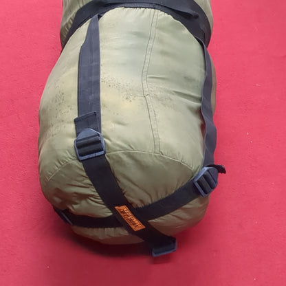 P/O Ajungilak Sleeping Bag Winter OD Green w Stuff Sack (15cc-JUL334)