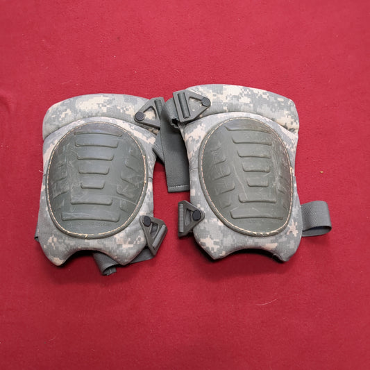 US Army Mcguire-Nicholas Ripple ACU/UCP Knee Pads Good Condition (da12-AUG33)