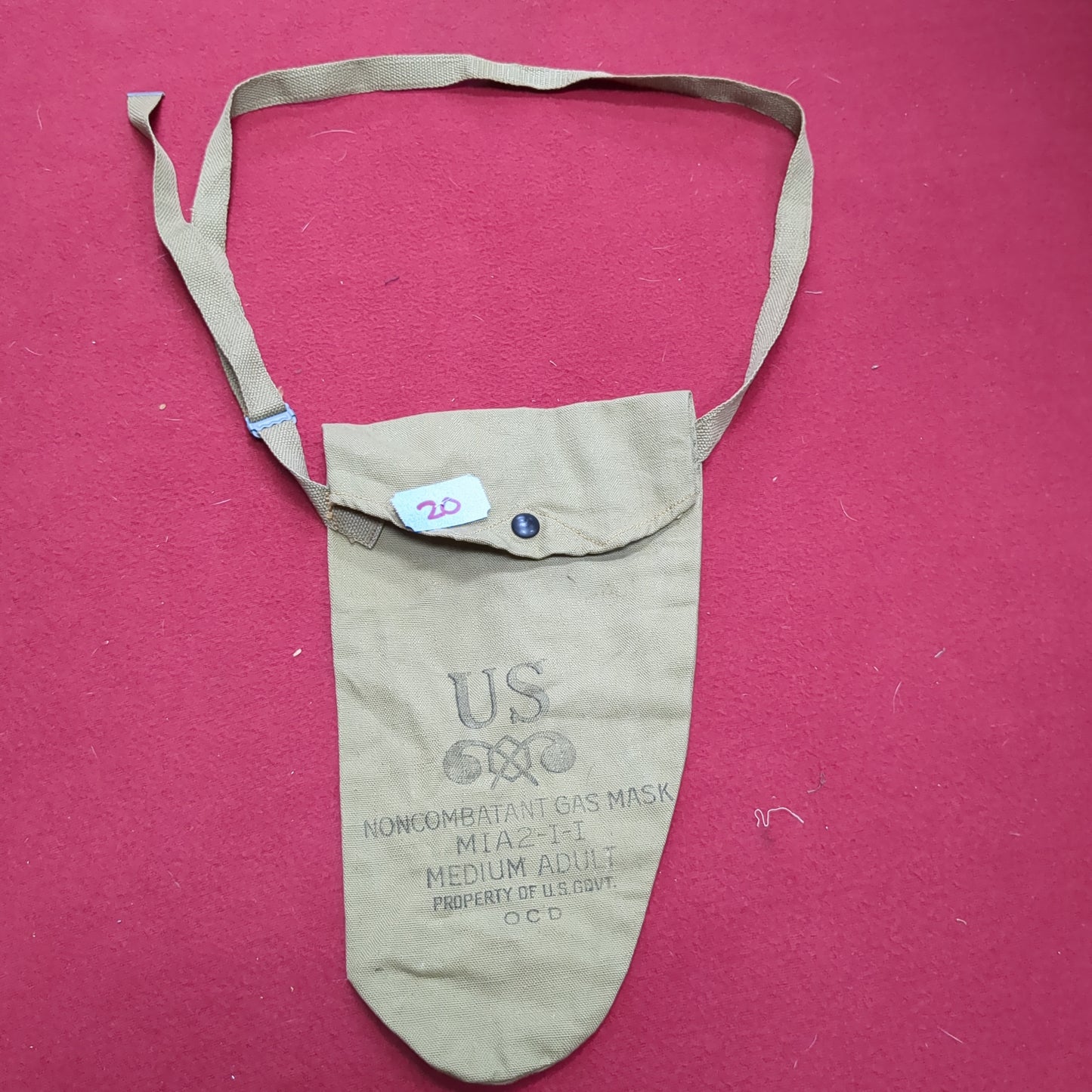 US Army WWII Noncombatant MIA2-I-I Gas Mask Medium Pack  (aa12-20)