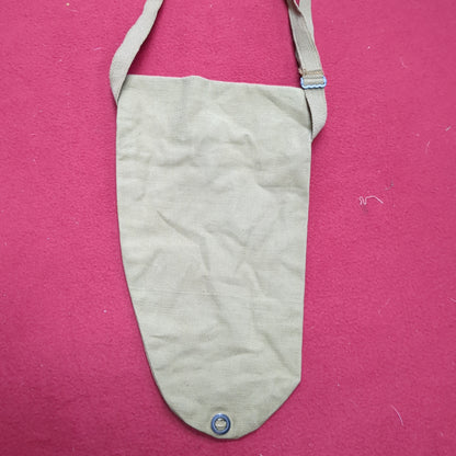 US Army WWII Noncombatant MIA2-I-I Gas Mask Medium Pack  (aa12-20)