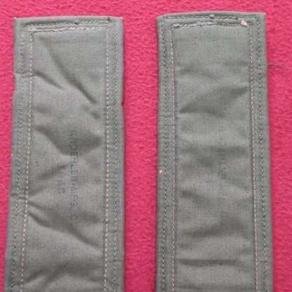 US Army 1945 Pair of Shoulder Straps (aa12-14)