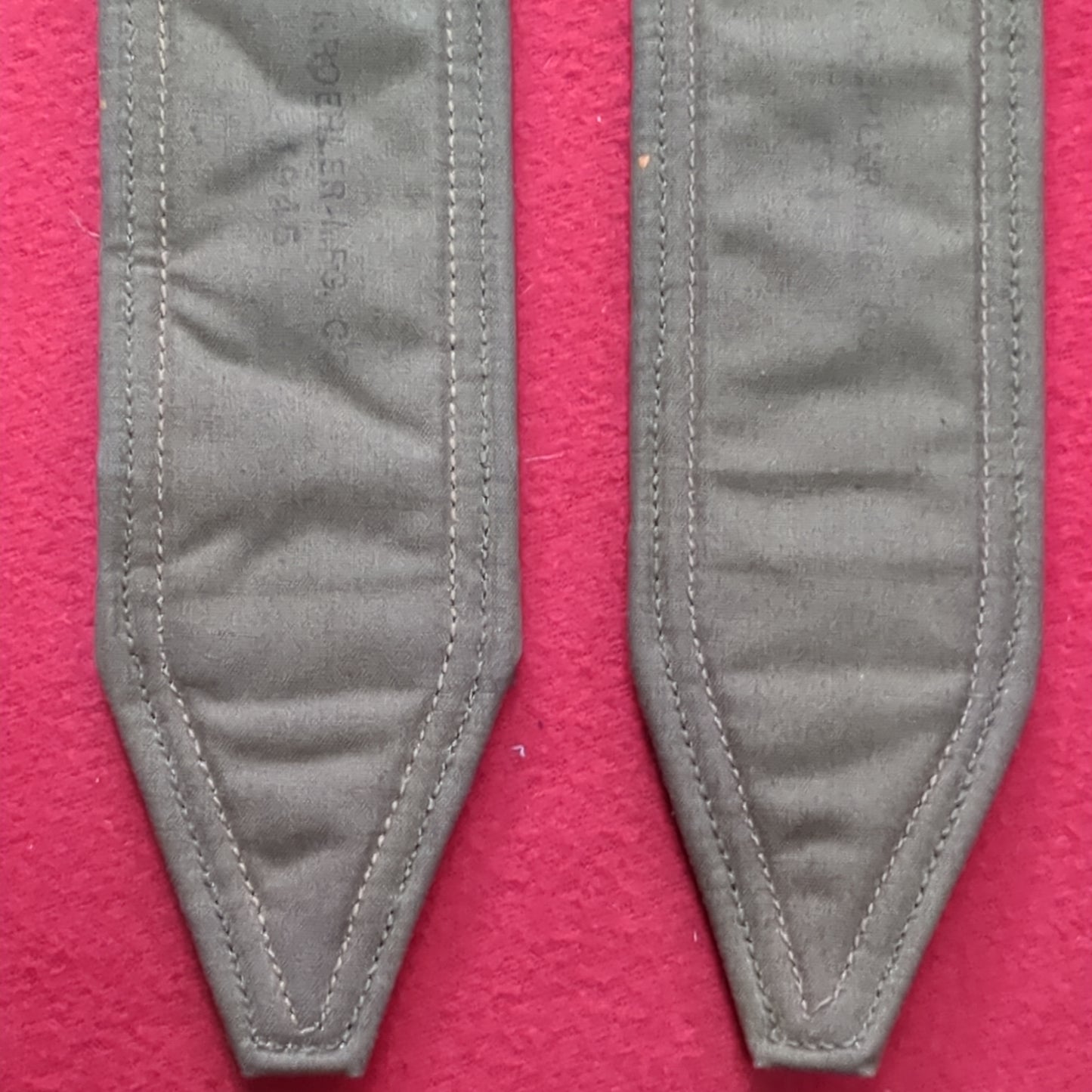 US Army 1945 Pair of Shoulder Straps (aa12-14)