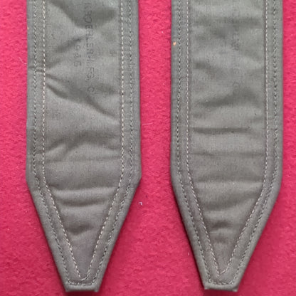 US Army 1945 Pair of Shoulder Straps (aa12-14)