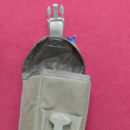 NEW (without tag) Coyote Canvas Magazine Pouch (aa04-42)