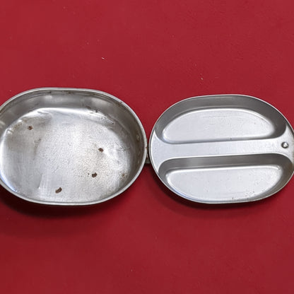 VINTAGE 1945 US Army Field Mess Kit (12s (ab11-28)
