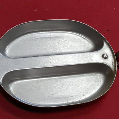 VINTAGE 1945 US Army Field Mess Kit (12s (ab11-28)