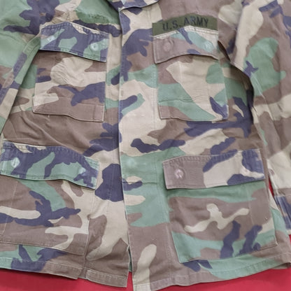 US Army Woodland Camo Coat Size Small X-Short (20s ac15-24)