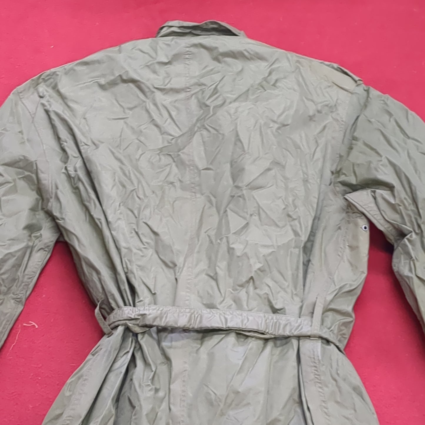 VINTAGE Man's Raincoat Lightweight Taupe 179 (18s ac15-11)