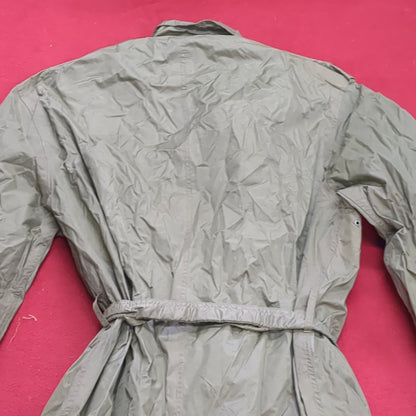 VINTAGE Man's Raincoat Lightweight Taupe 179 (18s ac15-11)