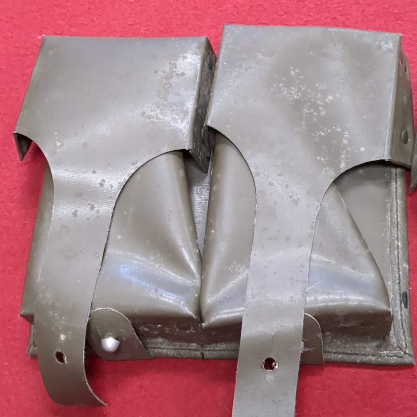 VINTAGE German Bundeswehr Leather Plastic Olive Pouch (21s ac15-15)