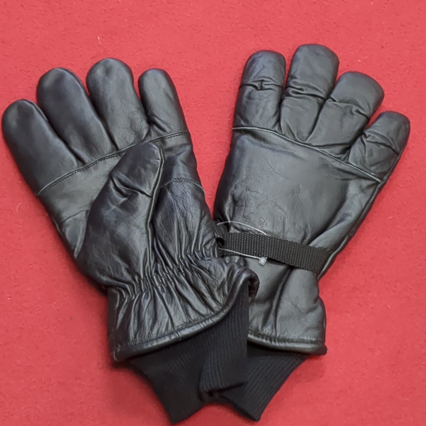 Pair of Black Leather Cold/Wet Weather Gloves Size Medium (cb04-9)