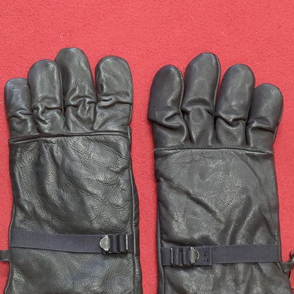 Pair of Black Leather Cold/Wet Weather Gloves Size 4 (cb04-17)