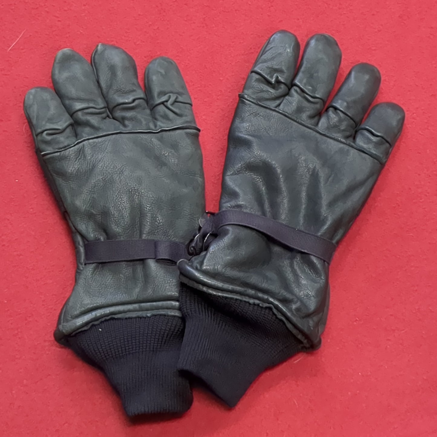 Pair of Black Leather Cold/Wet Weather Gloves Size Medium (cb04-12)