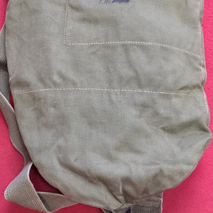 US Army WWII US Army Snout Type Service Mask Cardying Pouch (30CR ca5-26)