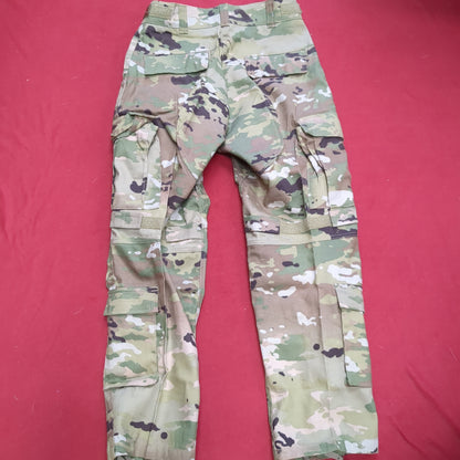Set of Medium Short Combat Pants with Khaki Knee Pads Protective Tactical Assault Excellent Condition (01cr- ca14-GUA60)