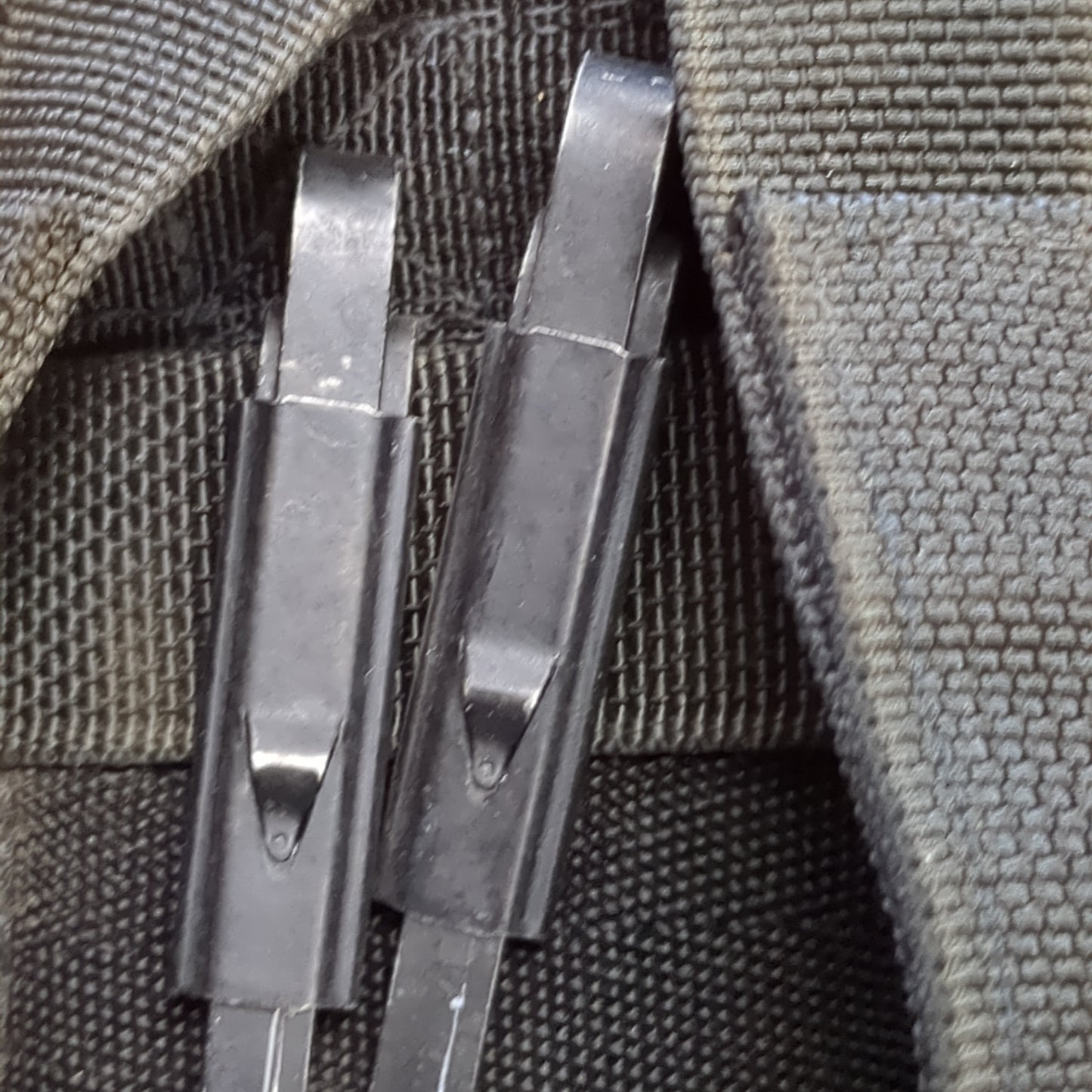 USED THUNDER-TECH Black Molle Double Magazine Pouch (31CR ca6-55)