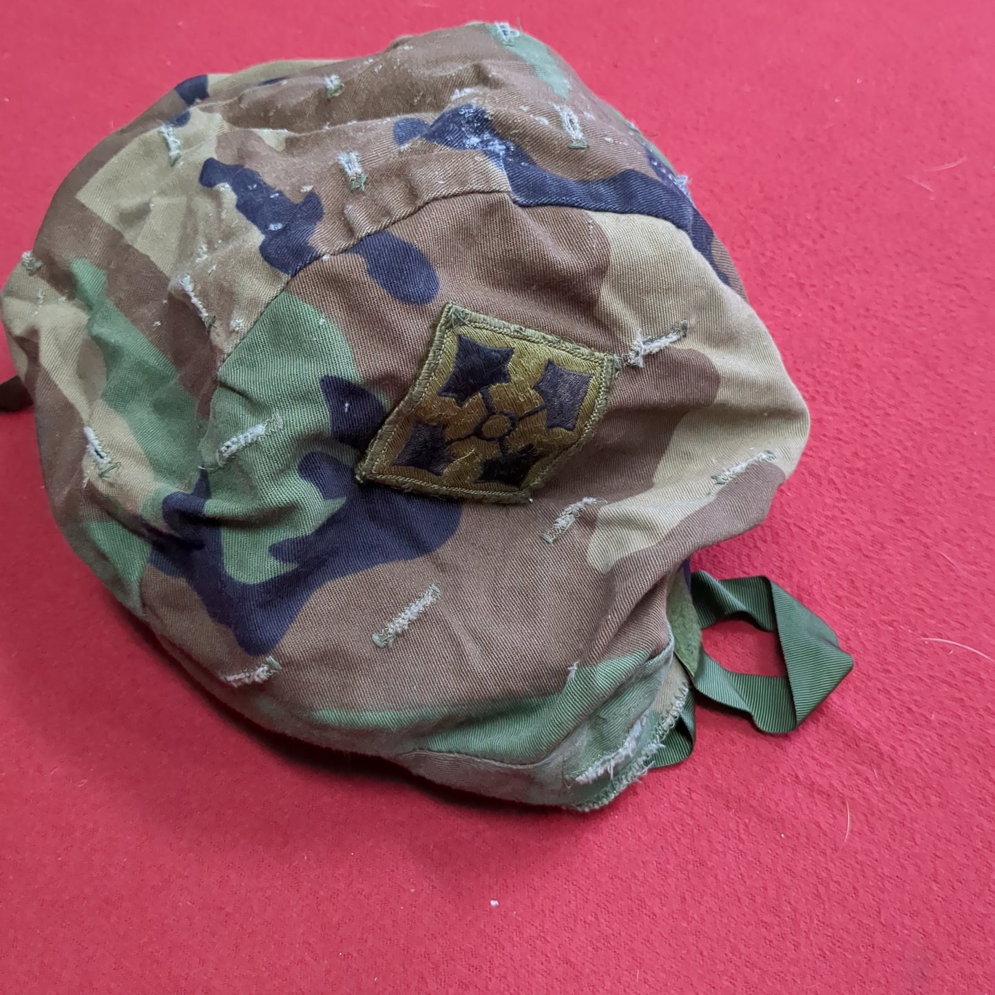 US Army Parachutist Helmet Cover Size Medium/Large Woodland Pattern (32CR ca7-11)