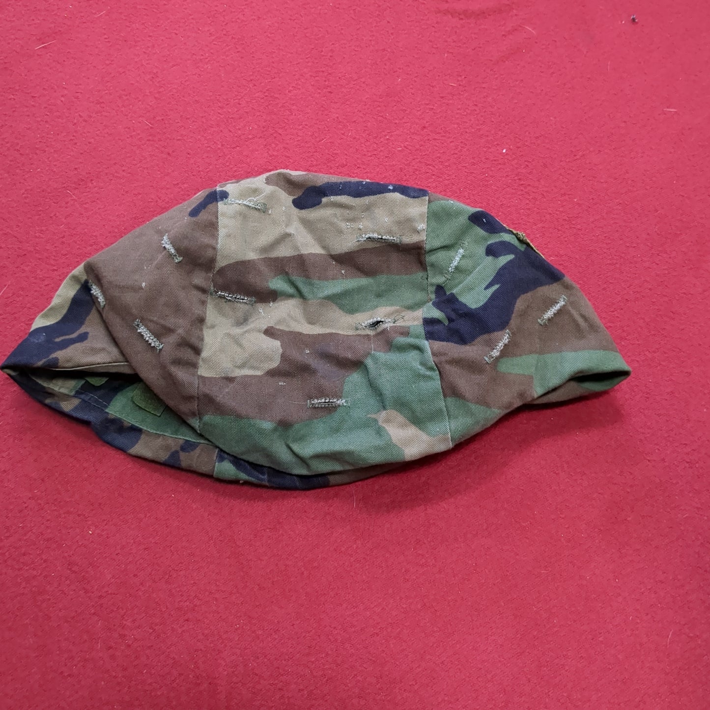 US Army Parachutist Helmet Cover Size Medium/Large Woodland Pattern (32CR ca7-11)
