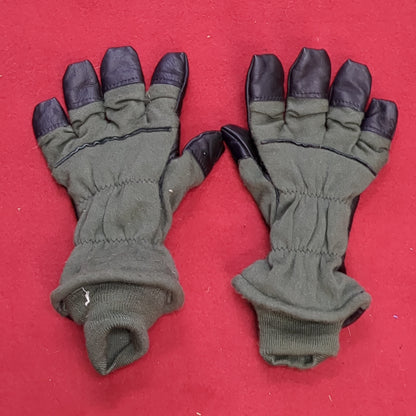 - Unused - Men's Size 5 HAU-15/P Flyer's Intermediate Cold Weather Gloves (cb03-AUG249)