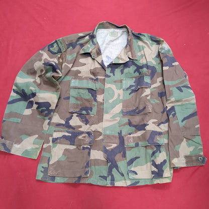 US Army MEDIUM SHORT Uniform Top BDU WOODLAND Pattern (14o db4-33)