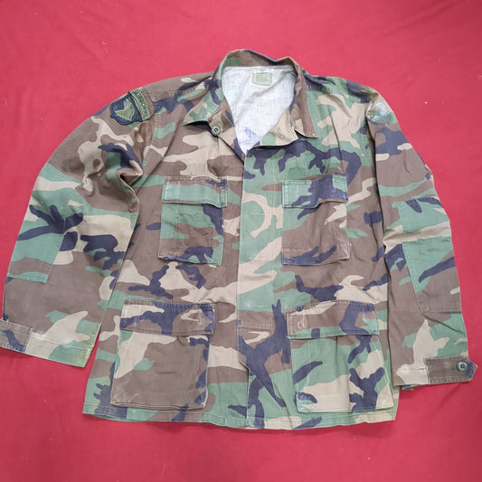 US Army MEDIUM SHORT Uniform Top BDU WOODLAND Pattern (14o db4-33)