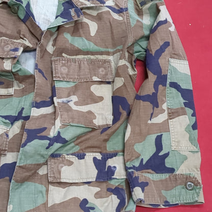 US Army MEDIUM SHORT Uniform Top BDU WOODLAND Pattern Good Condition (14o db4-35)