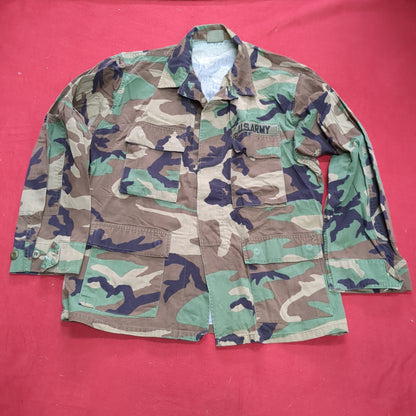 US Army MEDIUM SHORT Uniform Top BDU WOODLAND Pattern Good Condition (14o db4-30)