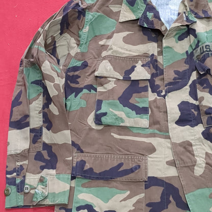 US Army MEDIUM SHORT Uniform Top BDU WOODLAND Pattern Good Condition (14o db4-30)