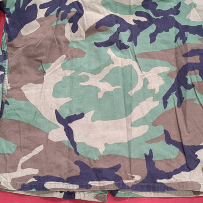US Army MEDIUM SHORT Uniform Top BDU WOODLAND Pattern Good Condition (14o db4-30)