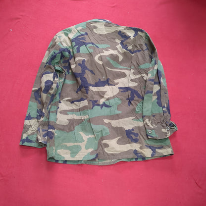 US Army MEDIUM SHORT Uniform Top BDU WOODLAND Pattern Used  (14o db4-26)