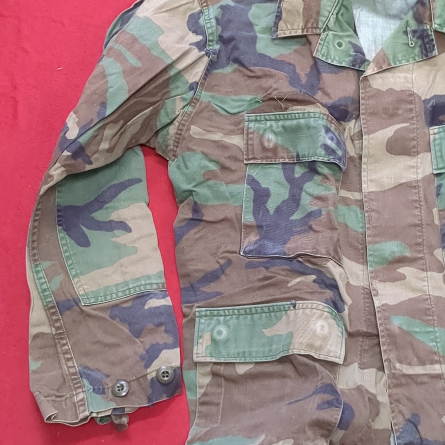 US Army Woodland Camo Coat Size Medium Short Used  (A04- DC02-A6)