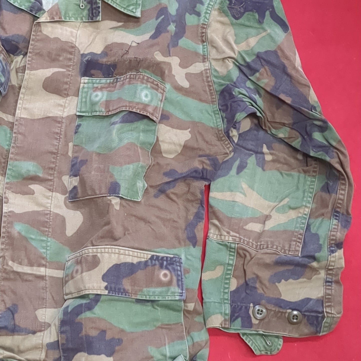 US Army Woodland Camo Coat Size Medium Short Used  (A04- DC02-A6)