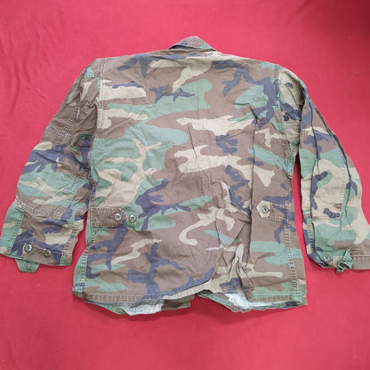 US Army Woodland Camo Coat Size Medium Short Used  (A04- DC02-A6)