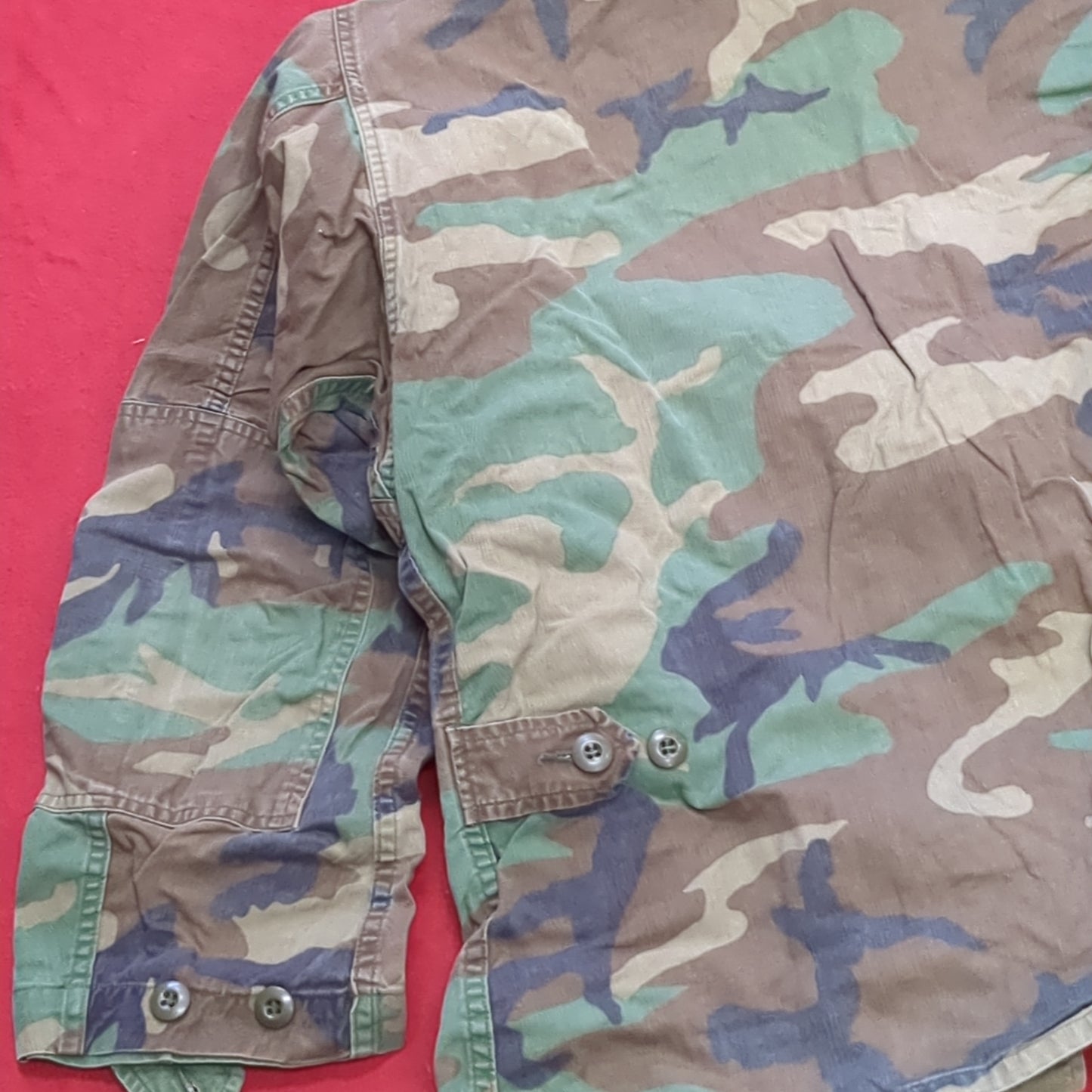 US Army Woodland Camo Coat Size Medium Short Used  (A04- DC02-A6)