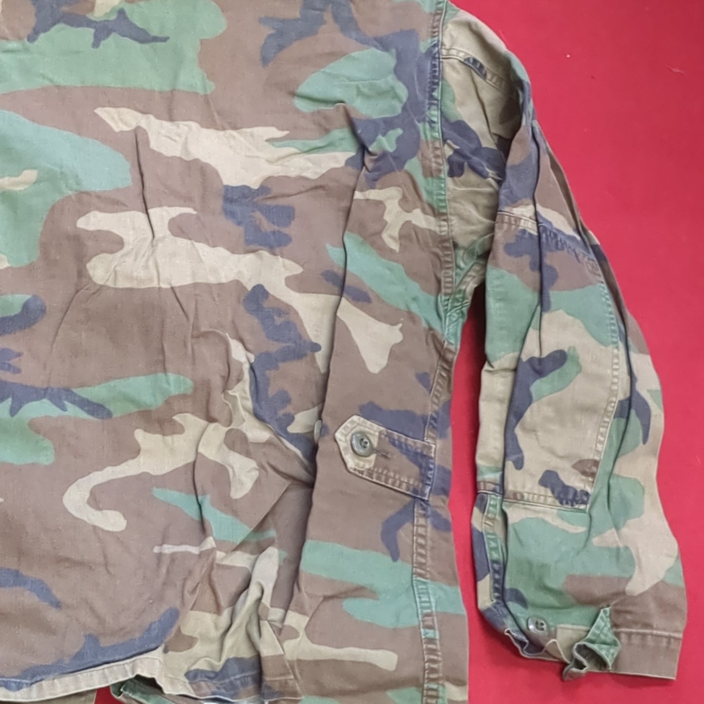 US Army Woodland Camo Coat Size Medium Short Used  (A04- DC02-A6)