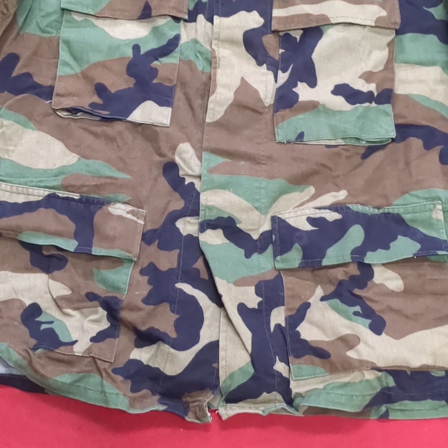 US Army Woodland Camo Coat Size Medium Short Good Condition (A04- DC02-A11)