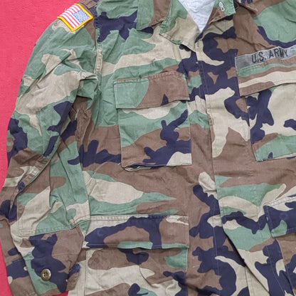 US Army Woodland Camo Coat Size Medium Short Good Condition (A04- DC02-A11)