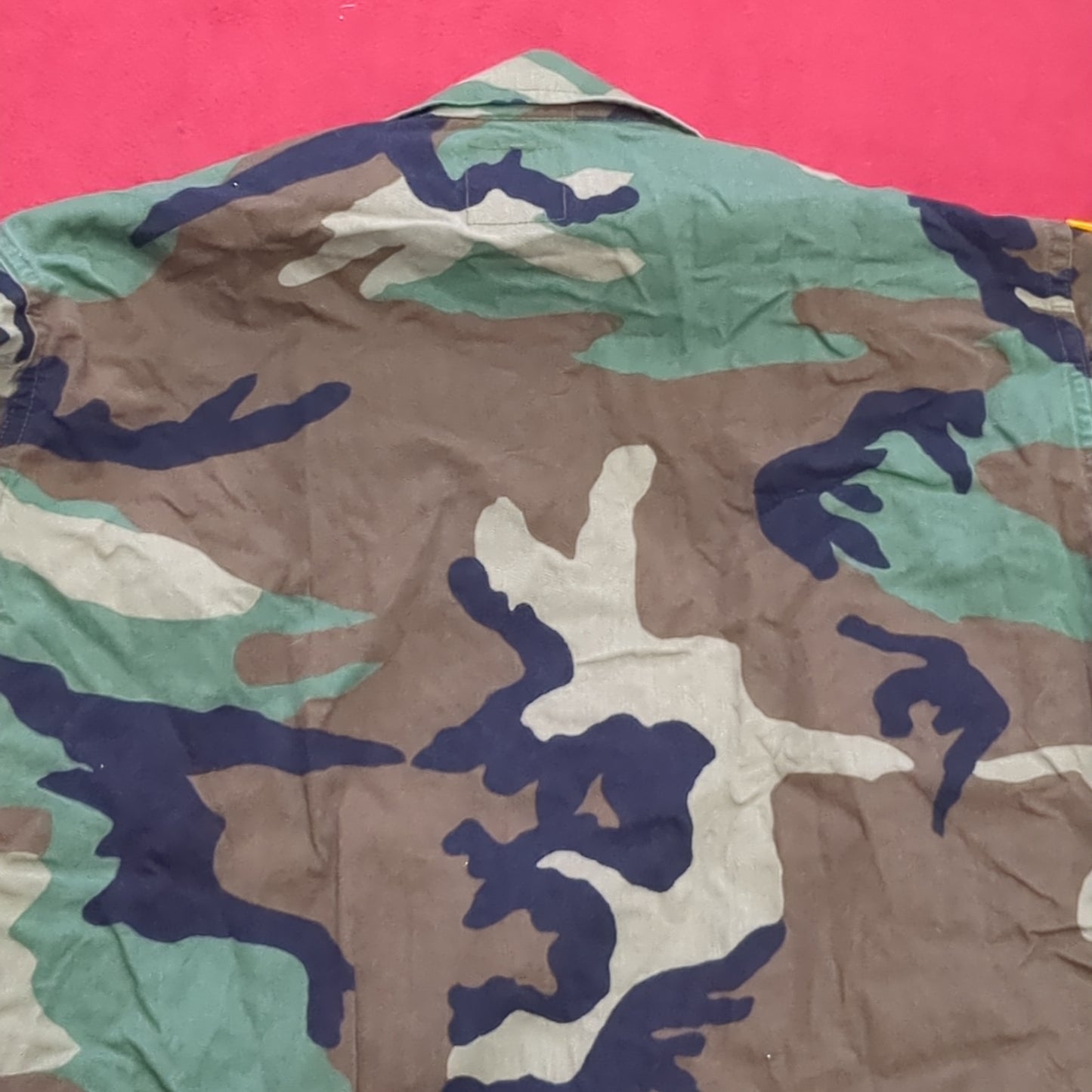 US Army Woodland Camo Coat Size Medium Short Good Condition (A04- DC02-A11)