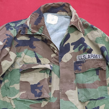 US Army Woodland Camo Coat Size Medium Short (A04- DC02-A10)