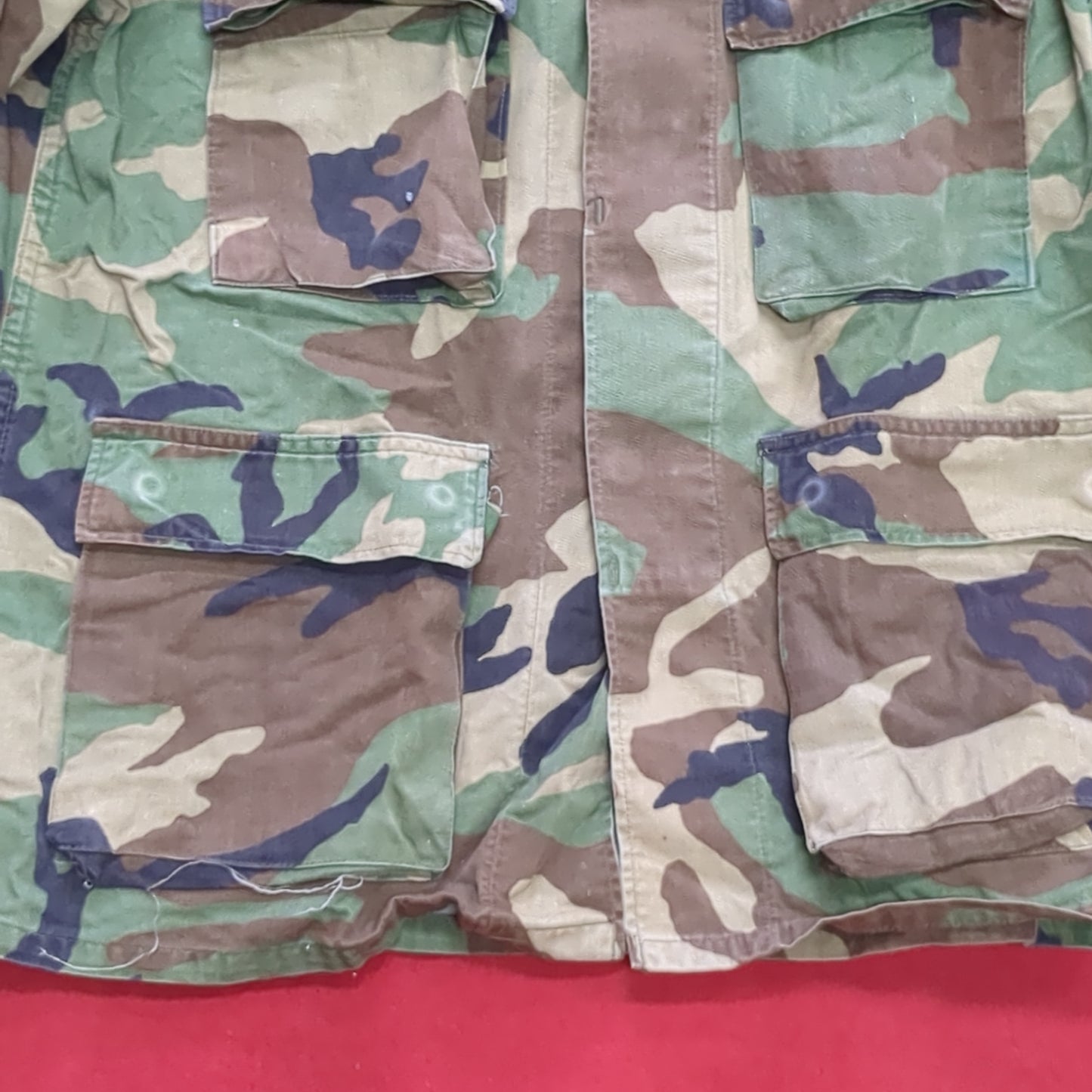 US Army Woodland Camo Coat Size Medium Short (A04- DC02-A10)