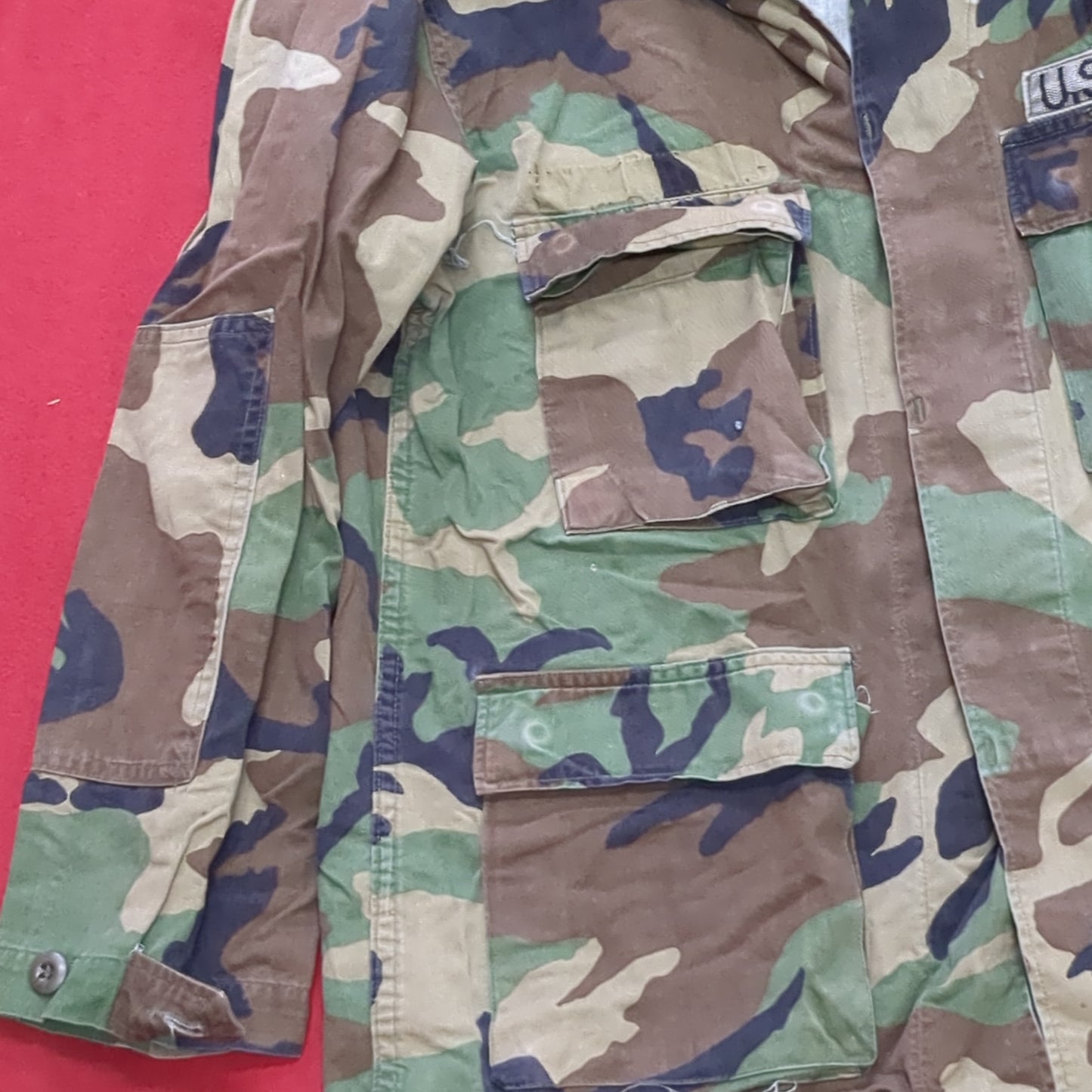 US Army Woodland Camo Coat Size Medium Short (A04- DC02-A10)