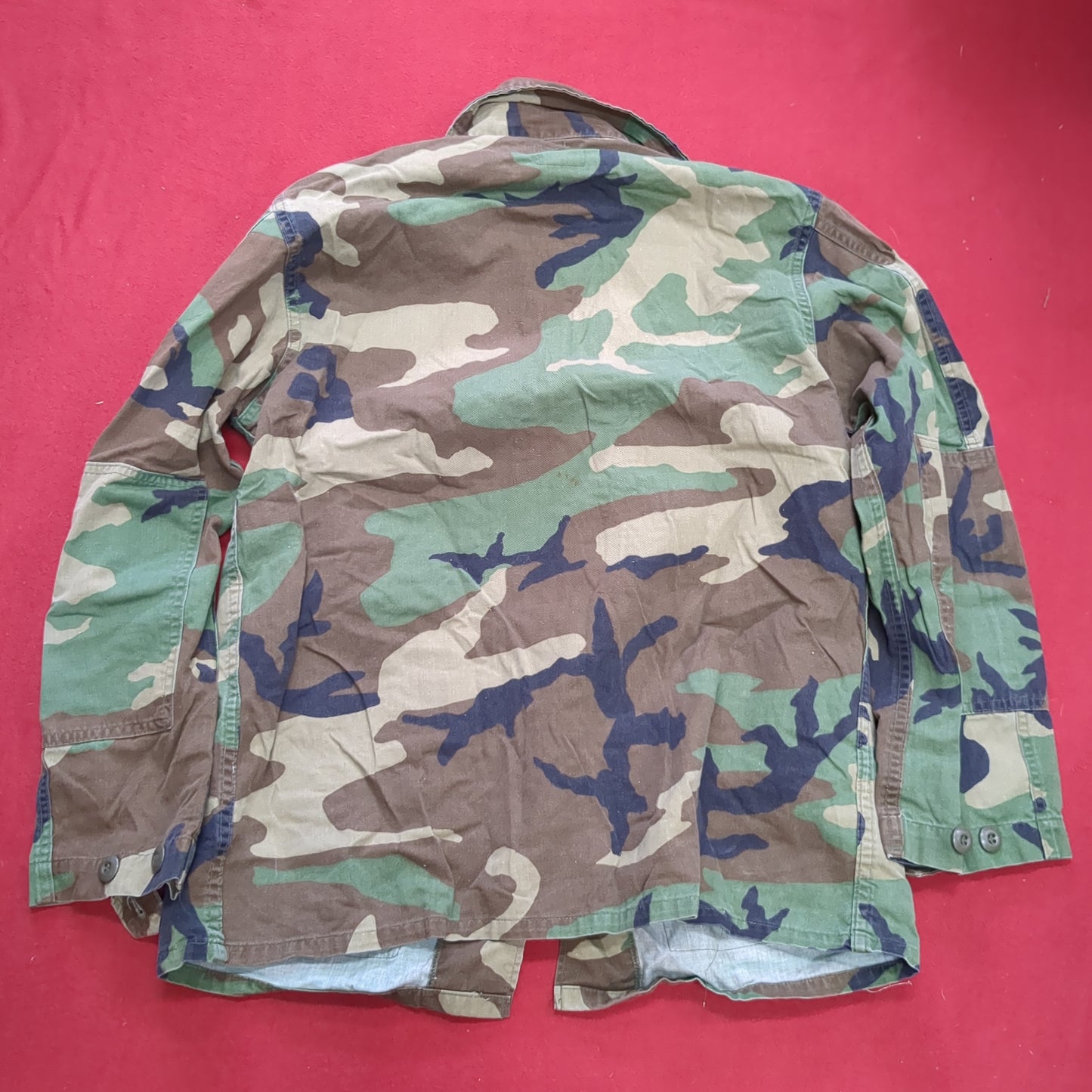 US Army Woodland Camo Coat Size Medium Short (A04- DC02-A10)
