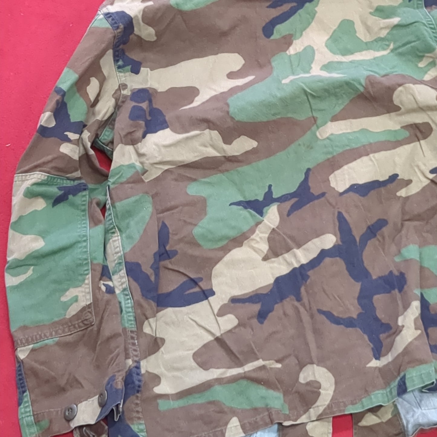 US Army Woodland Camo Coat Size Medium Short (A04- DC02-A10)