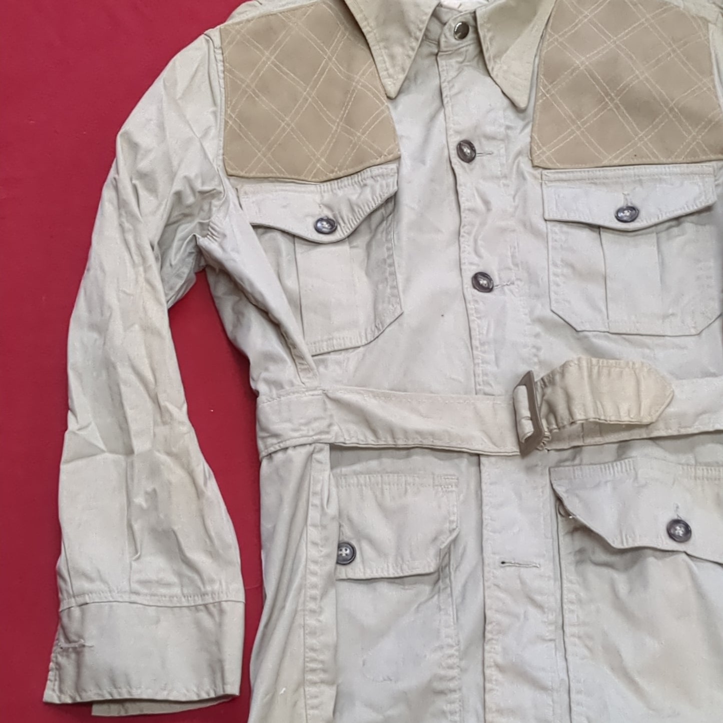 Vintage Game Winner Medium Long-Sleeve Khaki Shell Good Condition (a08 DC3-X)