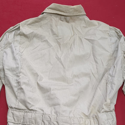 Vintage Game Winner Medium Long-Sleeve Khaki Shell Good Condition (a08 DC3-X)