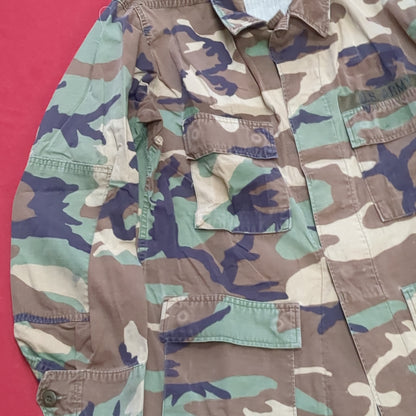 US Army Medium Regular BDU Woodland Top Jacket Good Condition (a10 DC4-s)