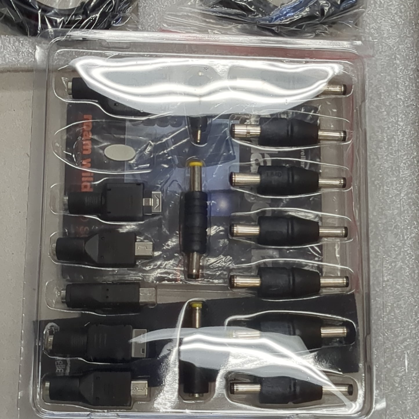 NOS Power Traveller Solar Gorilla with Case and Attachments (A16 BAR ac04-t)